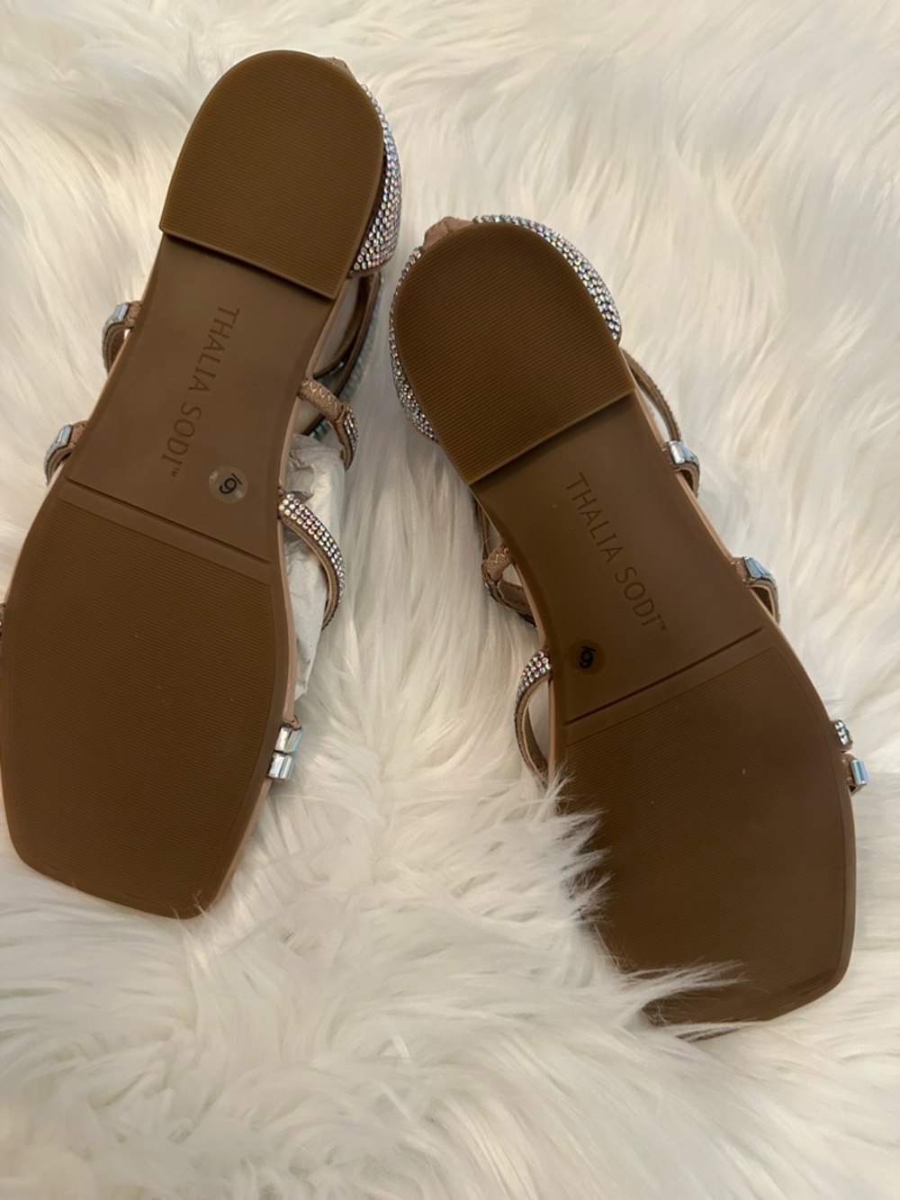 NWOT Thalia Sodi Iridescent Strappy Tan Sandals Sz 6 - Picture 5 of 8